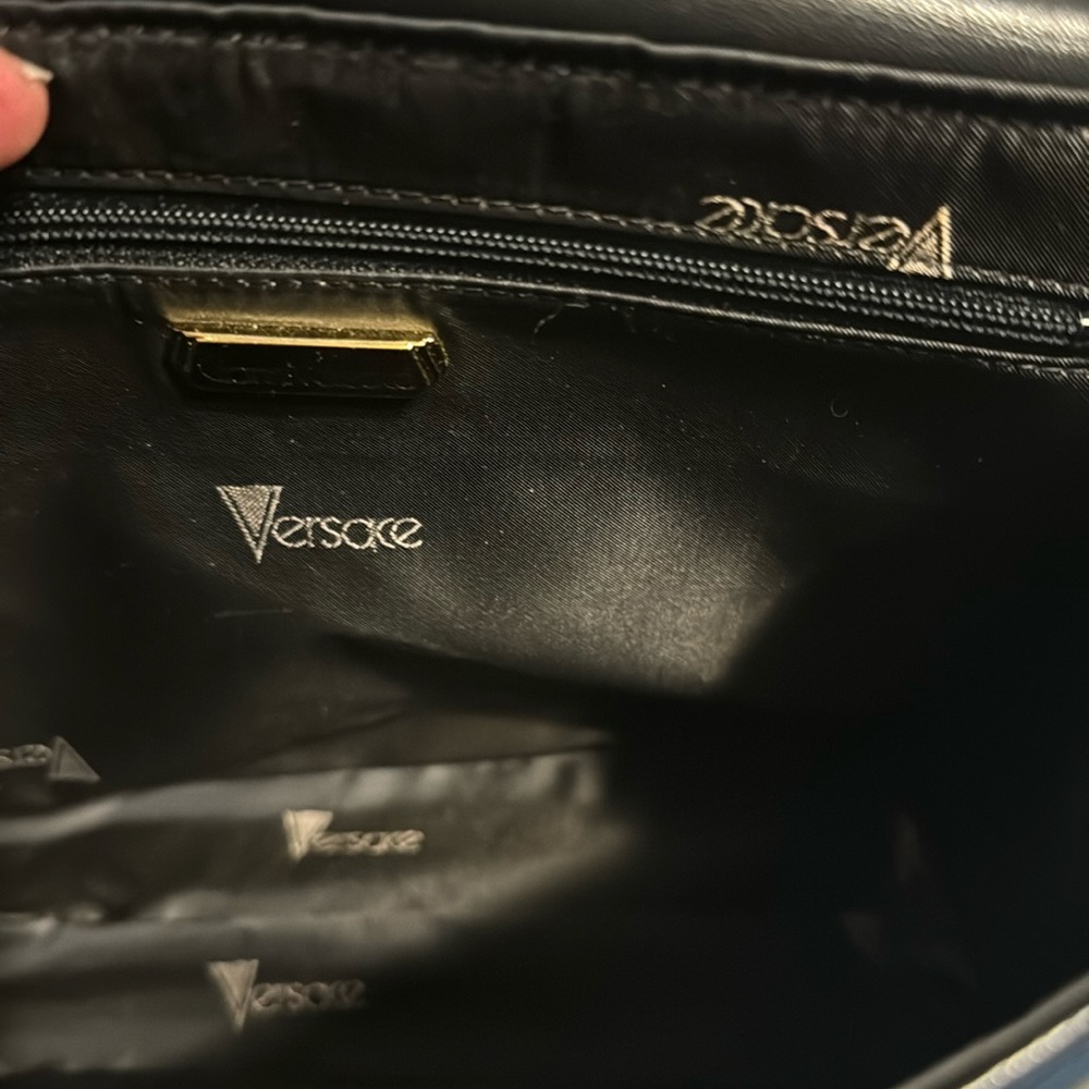 Gianni Versace handbag, original dustbag, minimum signs of wear & Keychain - Picture 4 of 16